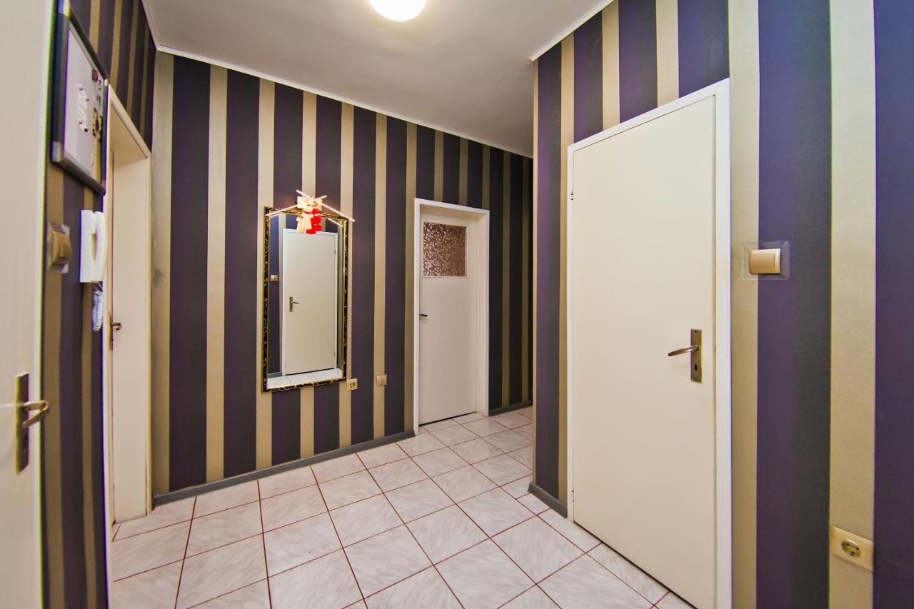 Perla 2-Bdrm In The Heart Of The City Varna Exterior photo