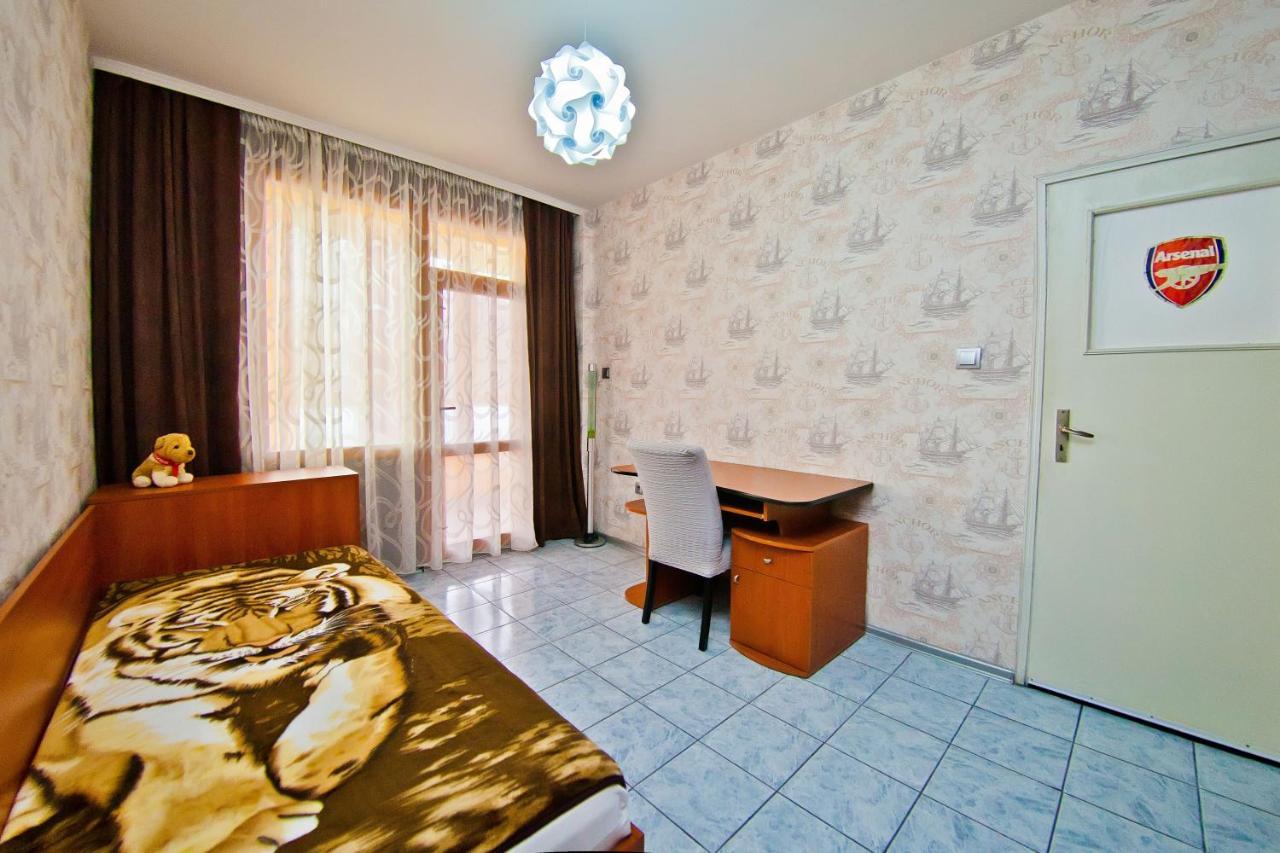 Perla 2-Bdrm In The Heart Of The City Varna Exterior photo